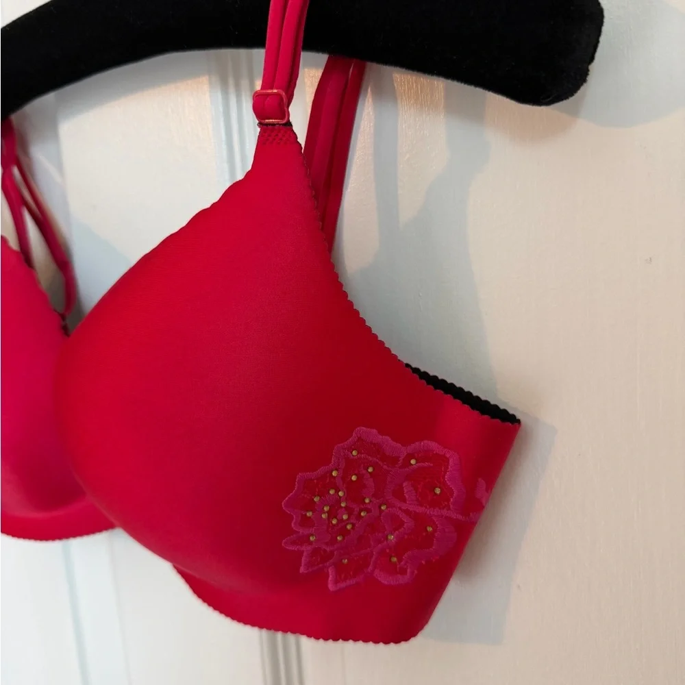 Victoria’s Secret 34C Seamless Dream Angels Secret Embrace Push-Up Bra Red - Picture 2 of 6